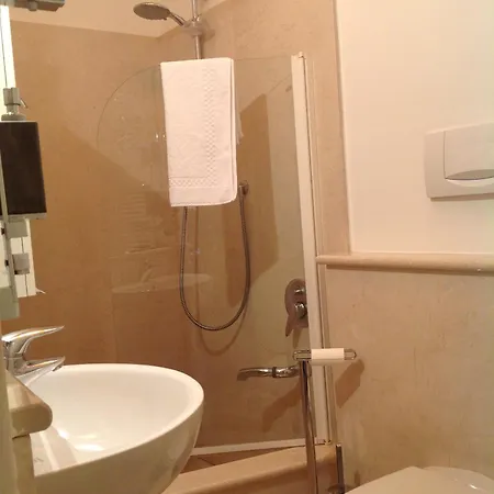 Montebello Homestay Lecco